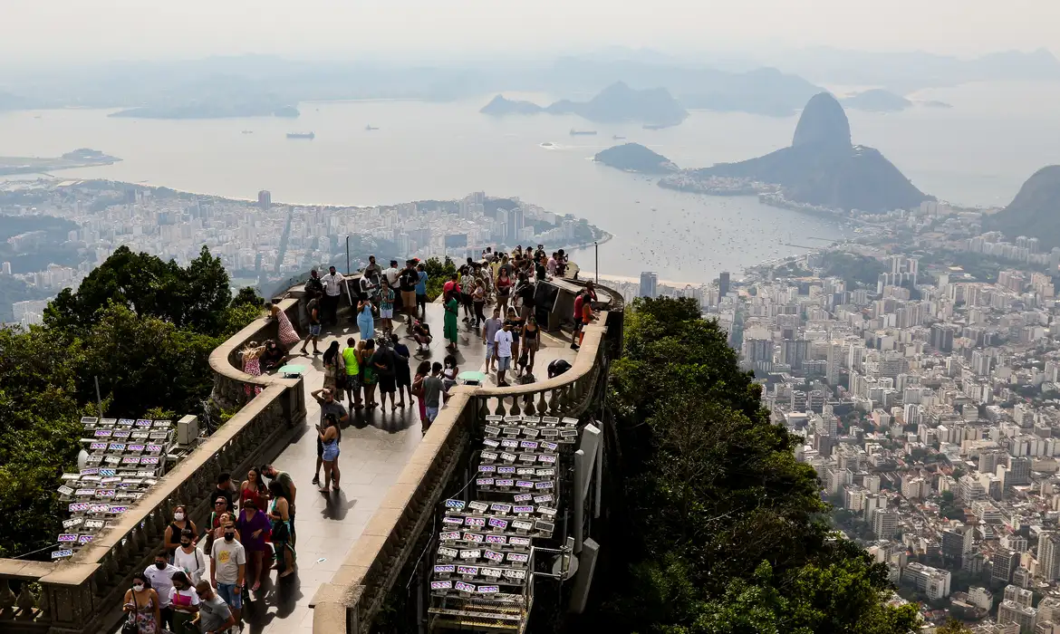 Brasil recebeu 1,4 milhão de turistas internacionais, em janeiro; maior marca para o mês desde 1970 post thumbnail image